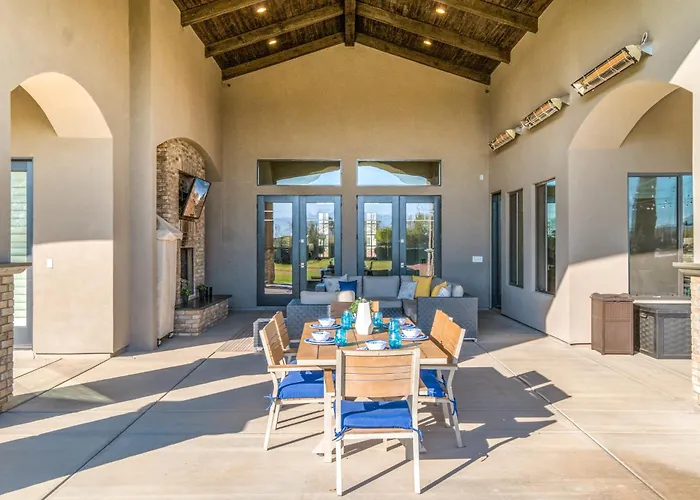 104th Holiday home
